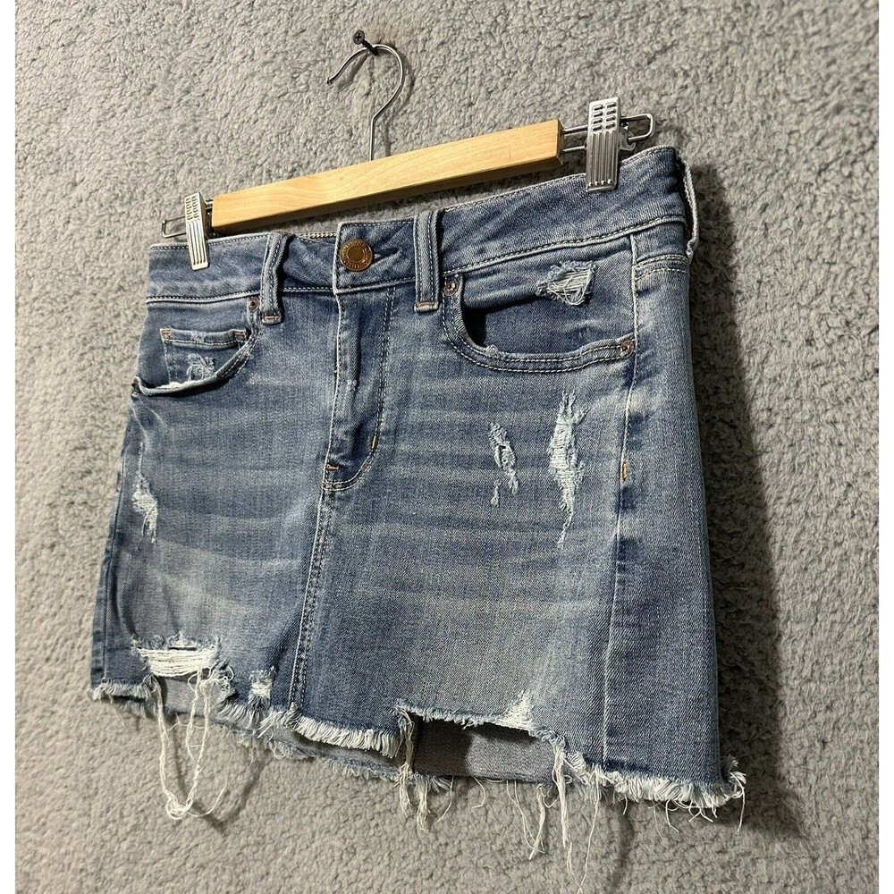 American Eagle Distressed Blue Jean Mini Skirt Women's 100% Cotton Size 4 - Picture 2 of 8